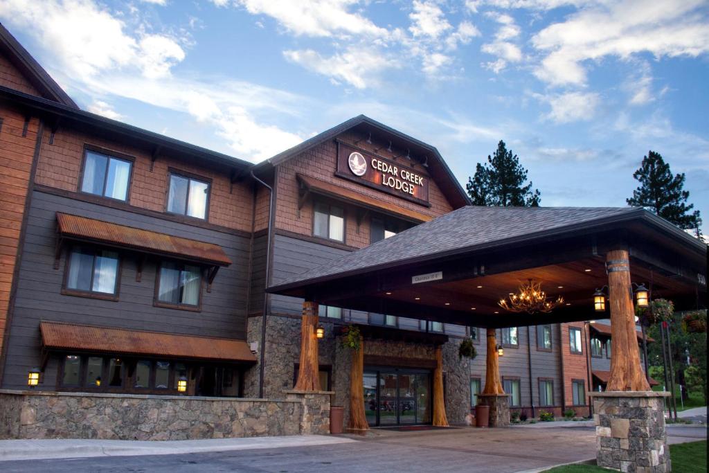 Cedar Creek Lodge & Conference Center (Columbia Falls) 