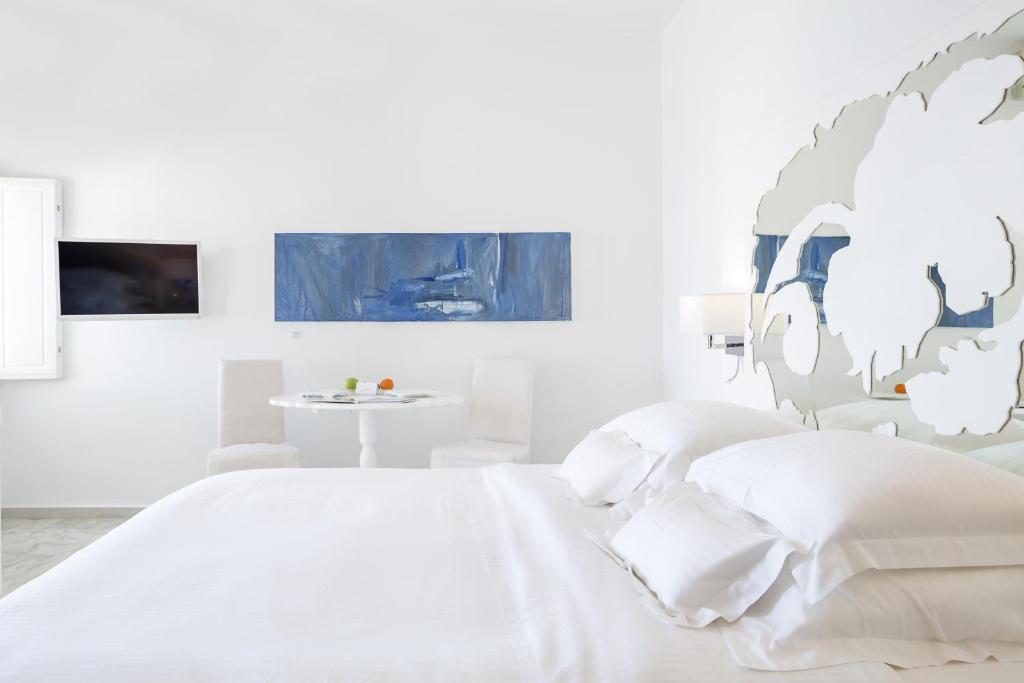 Canaves Oia Suites & Spa